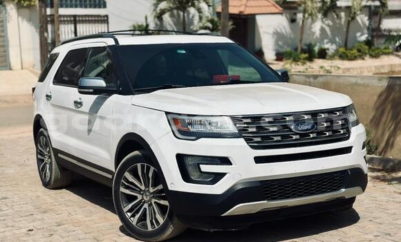 Buy Import Ford Explorer White Car in Dakar in Dakar Buy Import Ford Explorer White Car in Dakar in Dakar
