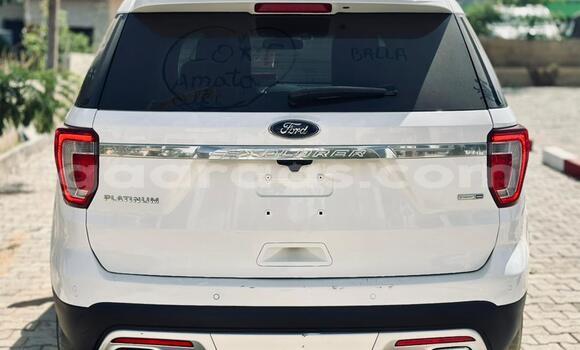 Buy Import Ford Explorer White Car in Dakar in Dakar Buy Import Ford Explorer White Car in Dakar in Dakar