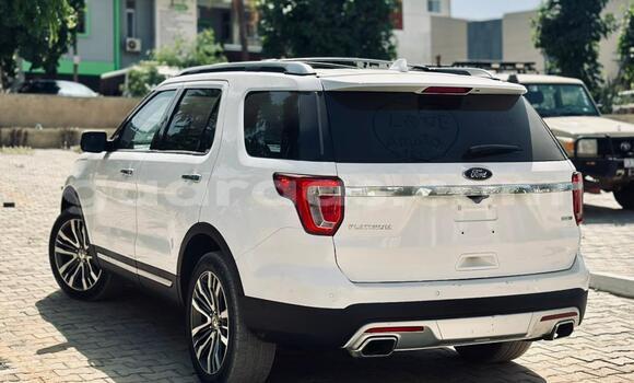Buy Import Ford Explorer White Car in Dakar in Dakar Buy Import Ford Explorer White Car in Dakar in Dakar