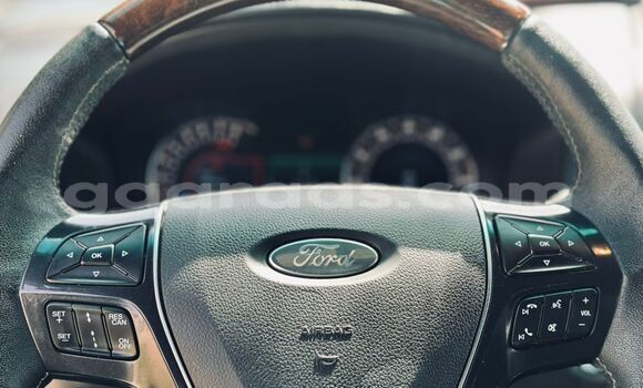 Buy Import Ford Explorer White Car in Dakar in Dakar Buy Import Ford Explorer White Car in Dakar in Dakar