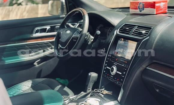 Buy Import Ford Explorer White Car in Dakar in Dakar Buy Import Ford Explorer White Car in Dakar in Dakar