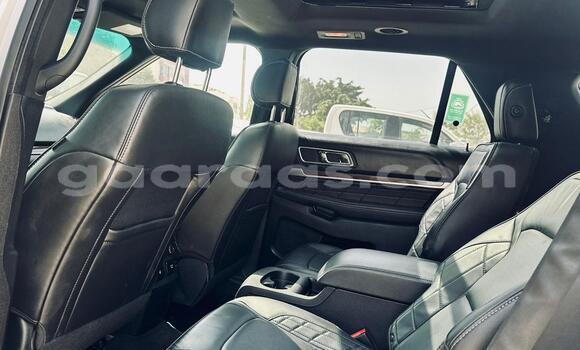 Buy Import Ford Explorer White Car in Dakar in Dakar Buy Import Ford Explorer White Car in Dakar in Dakar