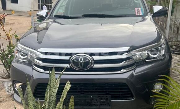 Buy Used Toyota Hilux Silver Car in Dakar in Dakar Buy Used Toyota Hilux Silver Car in Dakar in Dakar