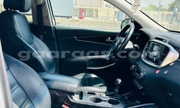 Acheter Occasion Voiture Kia Sorento Blanc à Dakar, Dakar Acheter Occasion Voiture Kia Sorento Blanc à Dakar, Dakar