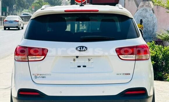 Acheter Occasion Voiture Kia Sorento Blanc à Dakar, Dakar Acheter Occasion Voiture Kia Sorento Blanc à Dakar, Dakar