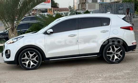 Acheter Import Voiture Kia Sportage Blanc à Dakar, Dakar Acheter Import Voiture Kia Sportage Blanc à Dakar, Dakar