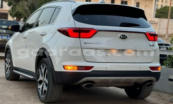 Acheter Import Voiture Kia Sportage Blanc à Dakar, Dakar Acheter Import Voiture Kia Sportage Blanc à Dakar, Dakar