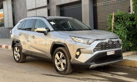 Dieundeu Imported Toyota RAV4 Silver Auto in Dakar in Dakar Dieundeu Imported Toyota RAV4 Silver Auto in Dakar in Dakar