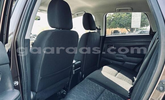 Acheter Import Voiture Mitsubishi Outlander Noir à Dakar, Dakar Acheter Import Voiture Mitsubishi Outlander Noir à Dakar, Dakar