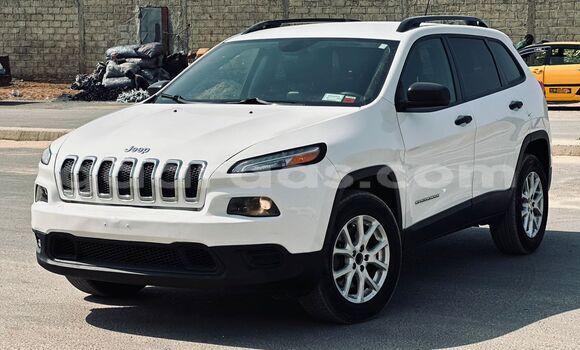Buy Import Jeep Cherokee White Car in Dakar in Dakar Buy Import Jeep Cherokee White Car in Dakar in Dakar