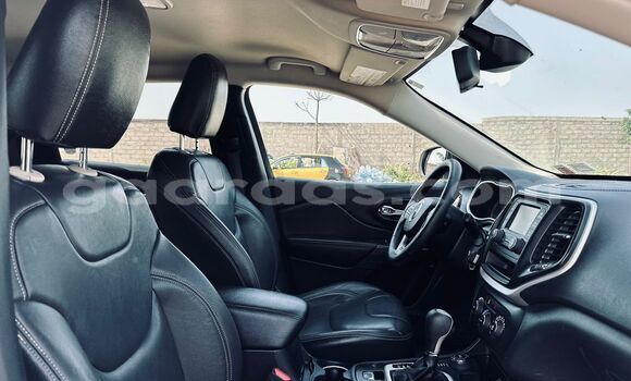 Buy Import Jeep Cherokee White Car in Dakar in Dakar Buy Import Jeep Cherokee White Car in Dakar in Dakar