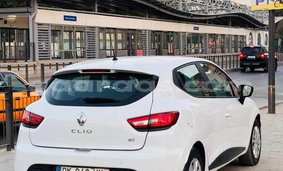 Dieundeu Occasion Renault Clio White Auto in Dakar in Dakar Dieundeu Occasion Renault Clio White Auto in Dakar in Dakar