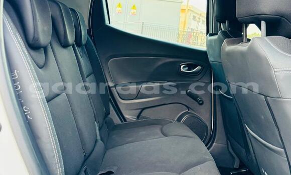 Dieundeu Occasion Renault Clio White Auto in Dakar in Dakar Dieundeu Occasion Renault Clio White Auto in Dakar in Dakar