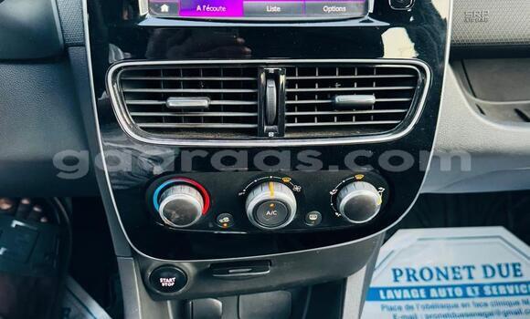 Dieundeu Occasion Renault Clio White Auto in Dakar in Dakar Dieundeu Occasion Renault Clio White Auto in Dakar in Dakar