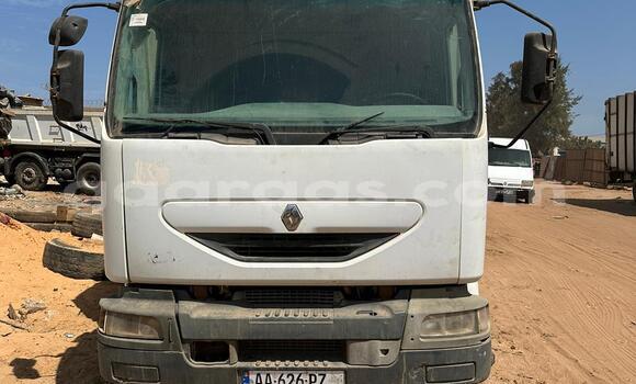Buy Used Renault TRM 10000 White Truck in Dakar in Dakar