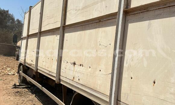 Buy Used Renault TRM 10000 White Truck in Dakar in Dakar Buy Used Renault TRM 10000 White Truck in Dakar in Dakar