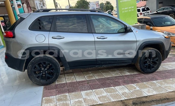 Dieundeu Imported Jeep Cherokee Silver Auto in Dakar in Dakar