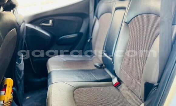 Dieundeu Occasion Hyundai Tucson White Auto in Dakar in Dakar Dieundeu Occasion Hyundai Tucson White Auto in Dakar in Dakar