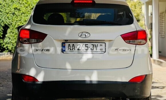 Dieundeu Occasion Hyundai Tucson White Auto in Dakar in Dakar Dieundeu Occasion Hyundai Tucson White Auto in Dakar in Dakar