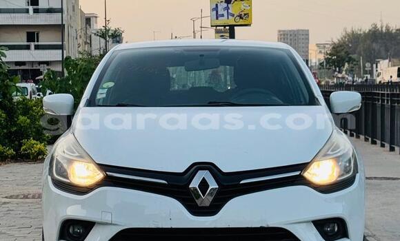 Dieundeu Occasion Renault Clio White Auto in Dakar in Dakar