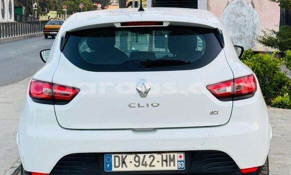 Acheter Occasion Voiture Renault Clio Blanc à Dakar, Dakar Acheter Occasion Voiture Renault Clio Blanc à Dakar, Dakar