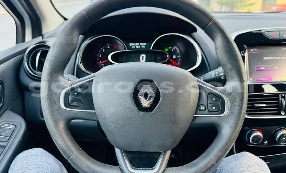 Acheter Occasion Voiture Renault Clio Blanc à Dakar, Dakar Acheter Occasion Voiture Renault Clio Blanc à Dakar, Dakar