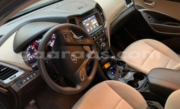 Dieundeu Occasion Hyundai Santa Fe Beige Auto in Dakar in Dakar Dieundeu Occasion Hyundai Santa Fe Beige Auto in Dakar in Dakar