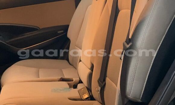 Dieundeu Occasion Hyundai Santa Fe Beige Auto in Dakar in Dakar Dieundeu Occasion Hyundai Santa Fe Beige Auto in Dakar in Dakar