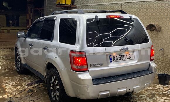Acheter Occasion Voiture Ford Escape Beige à Dakar, Dakar Acheter Occasion Voiture Ford Escape Beige à Dakar, Dakar