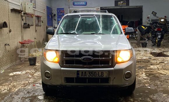 Acheter Occasion Voiture Ford Escape Beige à Dakar, Dakar Acheter Occasion Voiture Ford Escape Beige à Dakar, Dakar