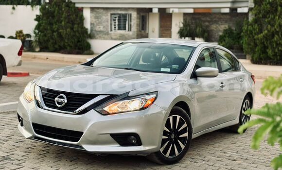 Buy Import Nissan Altima Silver Car in Dakar in Dakar Buy Import Nissan Altima Silver Car in Dakar in Dakar