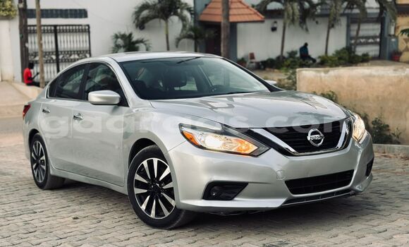 Buy Import Nissan Altima Silver Car in Dakar in Dakar Buy Import Nissan Altima Silver Car in Dakar in Dakar