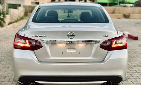 Buy Import Nissan Altima Silver Car in Dakar in Dakar Buy Import Nissan Altima Silver Car in Dakar in Dakar
