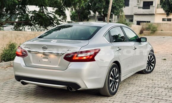 Buy Import Nissan Altima Silver Car in Dakar in Dakar Buy Import Nissan Altima Silver Car in Dakar in Dakar