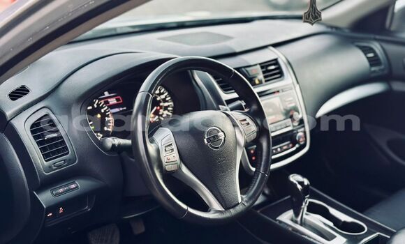 Buy Import Nissan Altima Silver Car in Dakar in Dakar Buy Import Nissan Altima Silver Car in Dakar in Dakar