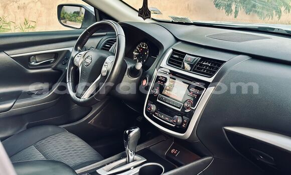 Buy Import Nissan Altima Silver Car in Dakar in Dakar Buy Import Nissan Altima Silver Car in Dakar in Dakar