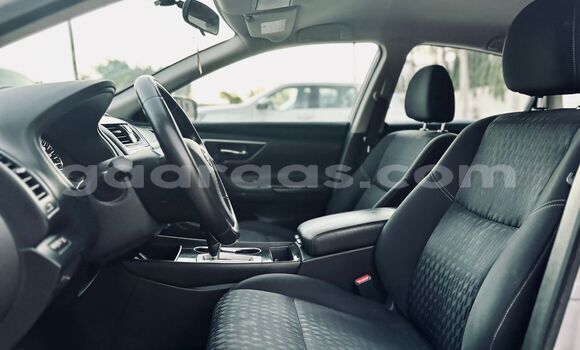 Buy Import Nissan Altima Silver Car in Dakar in Dakar Buy Import Nissan Altima Silver Car in Dakar in Dakar