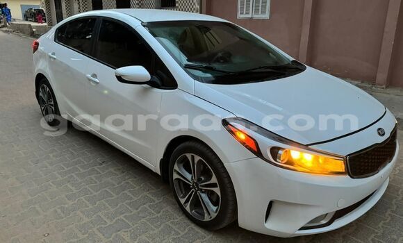 Acheter Occasion Voiture Kia Forte Blanc à Dakar, Dakar Acheter Occasion Voiture Kia Forte Blanc à Dakar, Dakar