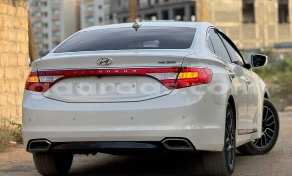 Acheter Occasion Voiture Hyundai Grandeur Blanc à Dakar, Dakar Acheter Occasion Voiture Hyundai Grandeur Blanc à Dakar, Dakar