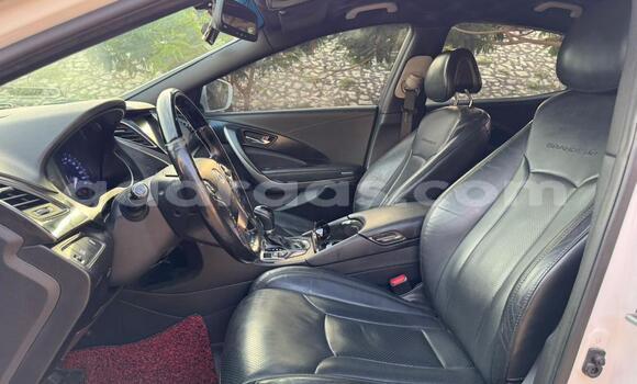 Acheter Occasion Voiture Hyundai Grandeur Blanc à Dakar, Dakar Acheter Occasion Voiture Hyundai Grandeur Blanc à Dakar, Dakar