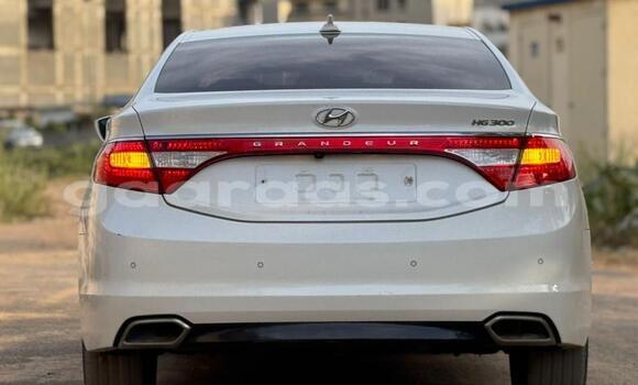 Acheter Occasion Voiture Hyundai Grandeur Blanc à Dakar, Dakar Acheter Occasion Voiture Hyundai Grandeur Blanc à Dakar, Dakar