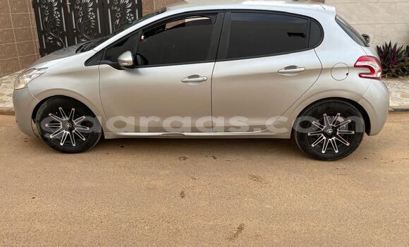 Acheter Occasion Voiture Peugeot 208 Gris à Dakar, Dakar Acheter Occasion Voiture Peugeot 208 Gris à Dakar, Dakar