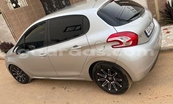 Acheter Occasion Voiture Peugeot 208 Gris à Dakar, Dakar Acheter Occasion Voiture Peugeot 208 Gris à Dakar, Dakar