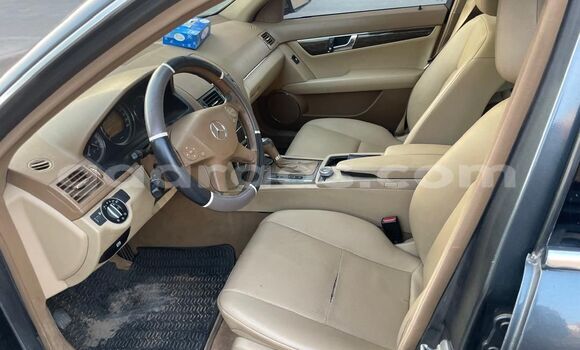 Acheter Occasion Voiture Mercedes‒Benz C-klasse Beige à Dakar, Dakar Acheter Occasion Voiture Mercedes‒Benz C-klasse Beige à Dakar, Dakar