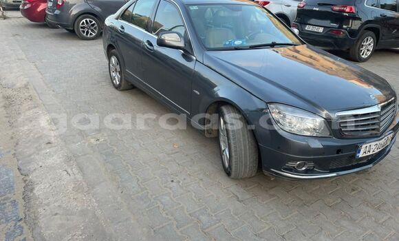 Acheter Occasion Voiture Mercedes‒Benz C-klasse Beige à Dakar, Dakar Acheter Occasion Voiture Mercedes‒Benz C-klasse Beige à Dakar, Dakar