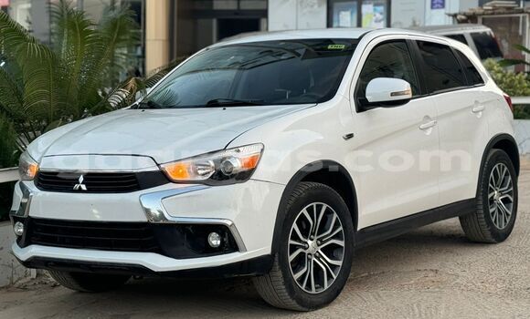 Acheter Import Voiture Mitsubishi Outlander Blanc à Dakar, Dakar Acheter Import Voiture Mitsubishi Outlander Blanc à Dakar, Dakar