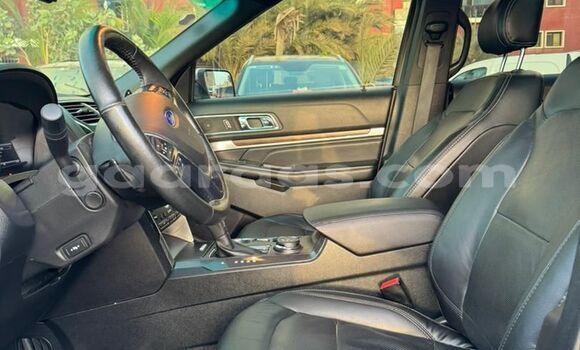 Acheter Import Voiture Ford Explorer Gris à Dakar, Dakar Acheter Import Voiture Ford Explorer Gris à Dakar, Dakar