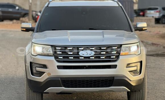 Acheter Import Voiture Ford Explorer Gris à Dakar, Dakar Acheter Import Voiture Ford Explorer Gris à Dakar, Dakar