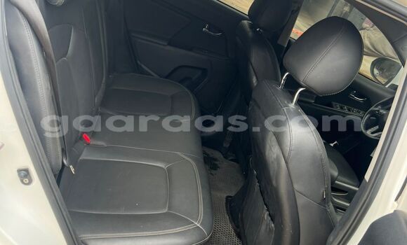 Dieundeu Occasion Kia Sportage White Auto in Dakar in Dakar Dieundeu Occasion Kia Sportage White Auto in Dakar in Dakar