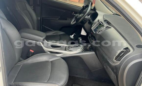 Dieundeu Occasion Kia Sportage White Auto in Dakar in Dakar Dieundeu Occasion Kia Sportage White Auto in Dakar in Dakar